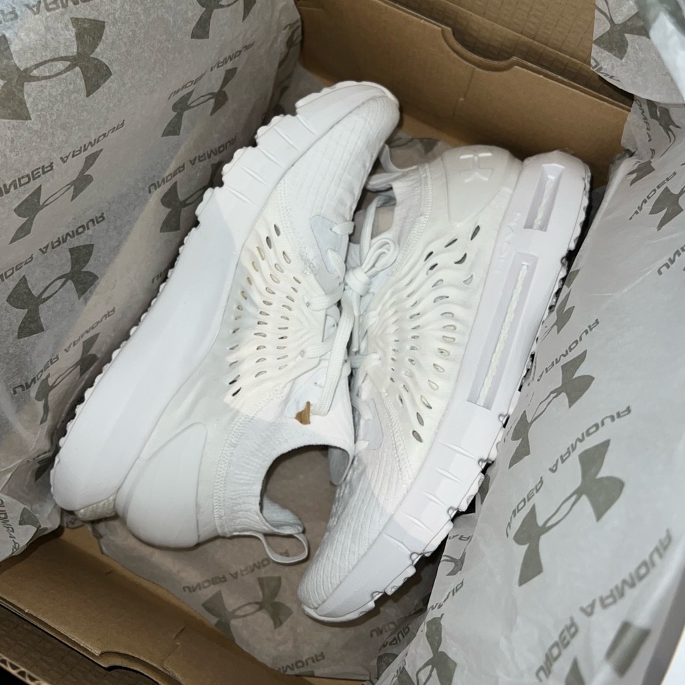 Brand new Under armor HOVR phantom